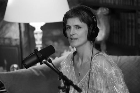 najnowsze wiadomości o firmie Czy zastanawiałeś się, co nosi w tej torebce Chanel?  2