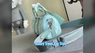 Torba podróżna Gucci z monogramem w luksusowym stylu