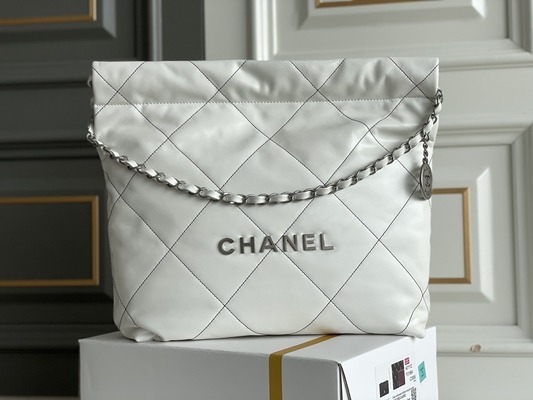 22S Granatowa torebka Chanel 22 „Trash Bag” Mała torebka ODM