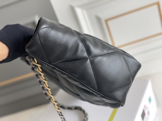 Nieformalna torba Chanel z jagnięcej skóry, klasyczna torba z jagnięcej skóry. Zwykły, imprezowy styl biurowy