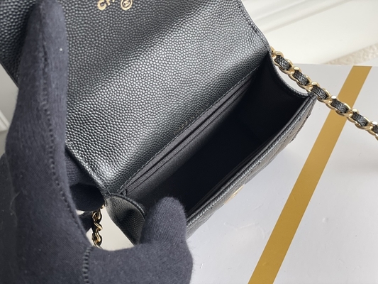 Klasyczna złota dwukierunkowa torba Chanel ze skóry licowej Double C AP3020