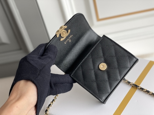 Klasyczna złota dwukierunkowa torba Chanel ze skóry licowej Double C AP3020