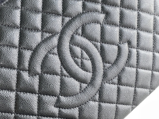 Duża duża torba na zakupy GST ze skóry liczi i kawioru Chanel