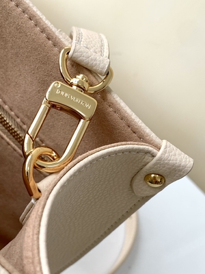 Kremowa szafranowa gigantyczna torba z monogramem OnTheGo MM Louis Vuitton na iPada Mini