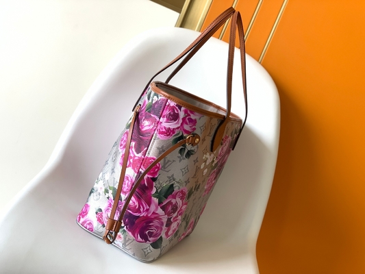 Kwiatowy wzór srebrny Louis Vuitton duży nigdy pełny M21352