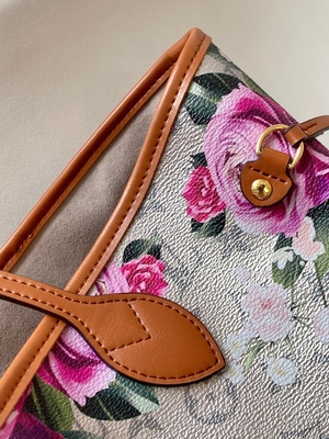 Kwiatowy wzór srebrny Louis Vuitton duży nigdy pełny M21352