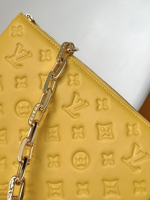Niestandardowe markowe torby z wytłoczonym monogramem słonecznika Coussin PM Louis Vuitton Puffy Lambskin
