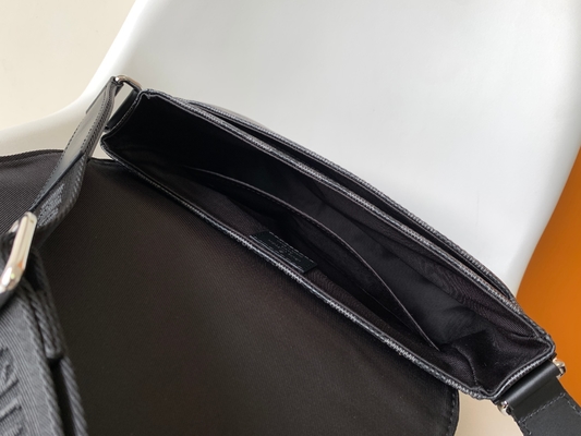 Markowa torba męska Louis Vuitton District PM Damier Messenger Bag grafitowa czerń
