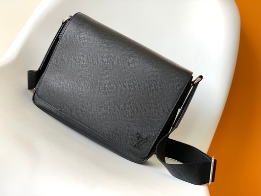 Markowa torba męska Louis Vuitton District PM Damier Messenger Bag grafitowa czerń