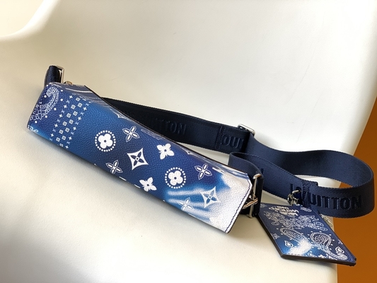 Mały portfel Gaston Louis Vuitton LV Pochette z podwójnym zamkiem do noszenia