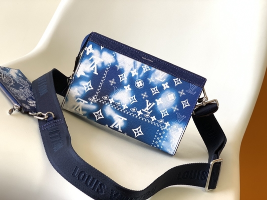 Mały portfel Gaston Louis Vuitton LV Pochette z podwójnym zamkiem do noszenia