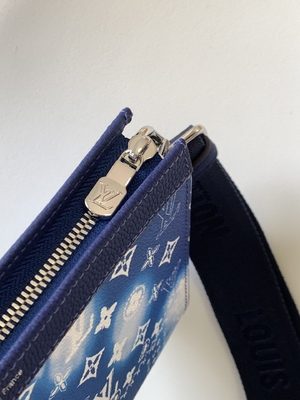 Mały portfel Gaston Louis Vuitton LV Pochette z podwójnym zamkiem do noszenia