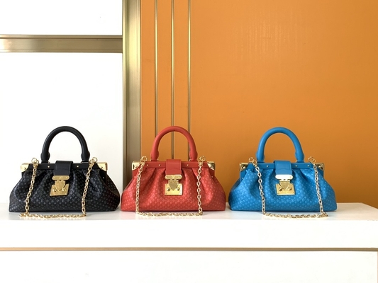 Spersonalizowana kopertówka ze skóry cielęcej z monogramem Louis Vuitton M45571