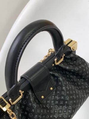 Spersonalizowana kopertówka ze skóry cielęcej z monogramem Louis Vuitton M45571