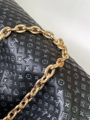 Spersonalizowana kopertówka ze skóry cielęcej z monogramem Louis Vuitton M45571