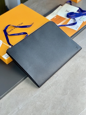 Projektant Louis Vuitton Pochette Jour GM Cuir Taurillon ze skóry w czarnych torebkach Noir