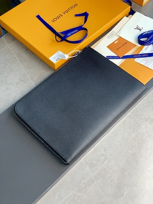 Projektant Louis Vuitton Pochette Jour GM Cuir Taurillon ze skóry w czarnych torebkach Noir