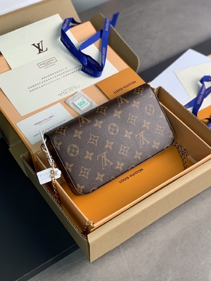 Portfel Mini LV Felicie Pochette z monogramem, podszewka w kolorze fuksji