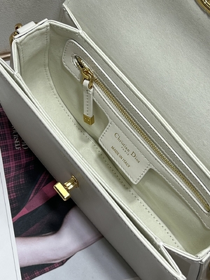 Damska torba Dior Micro Montaigne 30 z białej skóry na zamówienie