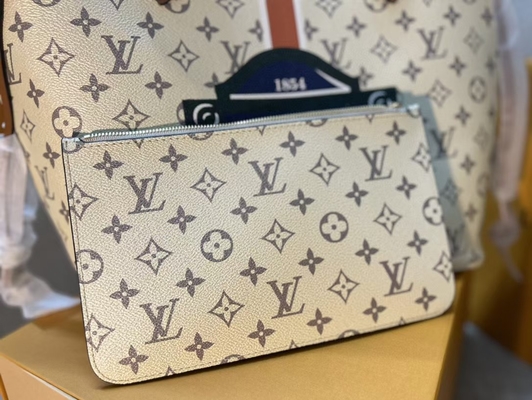 Damska torebka Louis Vuitton Preloved Beżowa torebka Neverfull Monogram