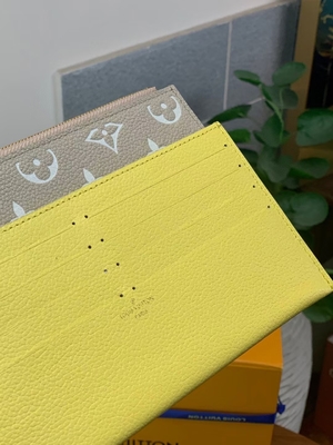 Biała torba Pochette Felicie LV Spring In The City Monogram Empreinte