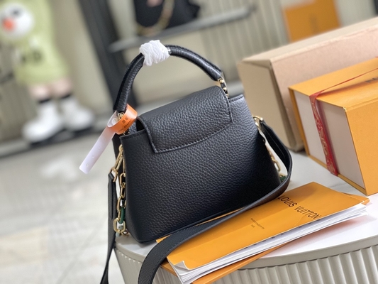 Wyściółka z koziej skóry Ulubiona markowa torba Louis Vuitton Capucines Mini
