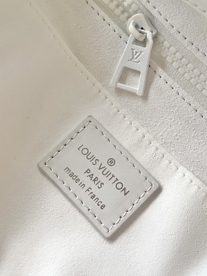 Biała torba z logo Preloved z monogramem Louis Vuitton Sac Plat