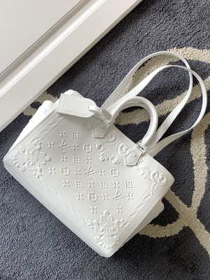 Biała torba z logo Preloved z monogramem Louis Vuitton Sac Plat