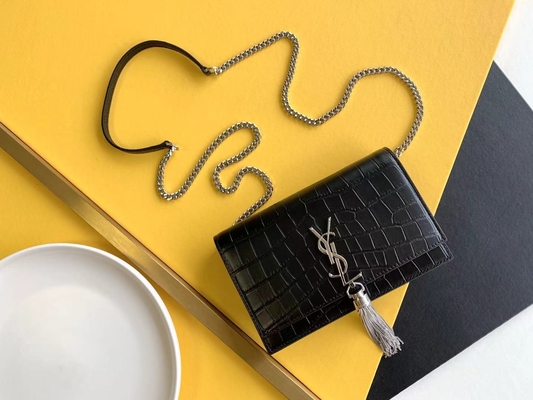 Średni czerwony frędzel Kate YSL Saint Laurent Woc zapinany na zamek błyskawiczny