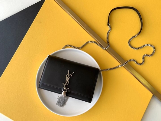 Średni czerwony frędzel Kate YSL Saint Laurent Woc zapinany na zamek błyskawiczny