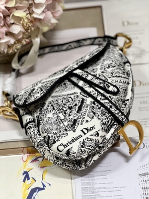 Damska torba na ramię z haftem Dior Patchwork 25 cm z 3 wewnętrznymi kieszeniami