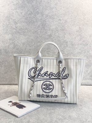 Torba materiałowa Chanel Deauville 30 cm 23 P Biała ecru w czarne paski