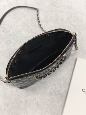Mała torba na zakupy Chanel z lakierowanej skóry cielęcej w damskim stylu retro