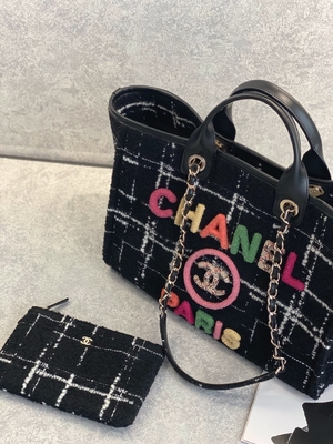Chanel 2022 Niestandardowe markowe torby Sotheby's Tweedowa torba plażowa FW Rainbow Tote
