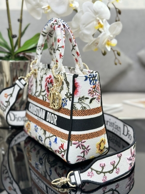 Wielokolorowe torby Petites Fleurs z logo Dior Medium D Lite Bag