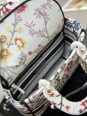 Wielokolorowe torby Petites Fleurs z logo Dior Medium D Lite Bag