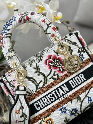 Wielokolorowe torby Petites Fleurs z logo Dior Medium D Lite Bag