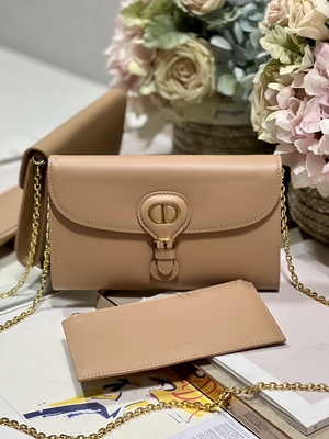 Mini torba na ramię w kolorze herbaty mlecznej Markowa torba na ramię Gucci Soho z łańcuszkiem