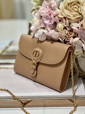 Mini torba na ramię w kolorze herbaty mlecznej Markowa torba na ramię Gucci Soho z łańcuszkiem